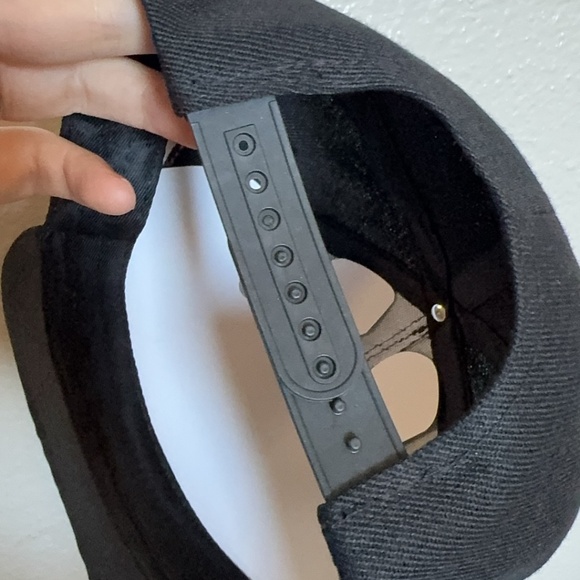 New Adjustable Embroidered Baseball Cap - Picture 3 of 3